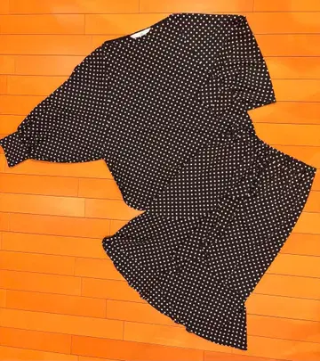 TIARA 도트 무늬 셋업 블랙