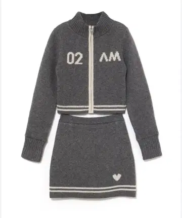 andmary Logo zip set up gray