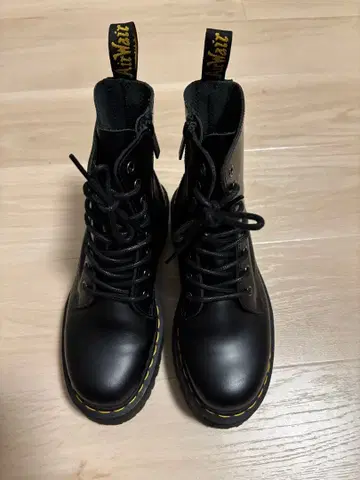 닥터마틴 제이든 8홀 부츠