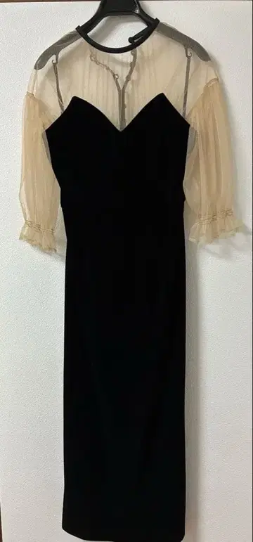 AMERI 블랙 롱 드레스 26