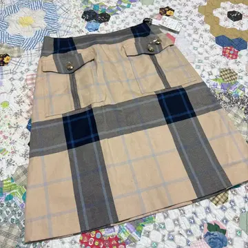 미사용 새상품 택 포함 YORKLAND 체크 무늬 스커트