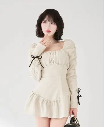 다리치 스퀘어넥 개더 미니 원피스 IVO FL