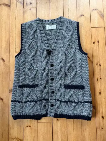 TANG 타구 뉴질랜드 울 아란 니트 베스트