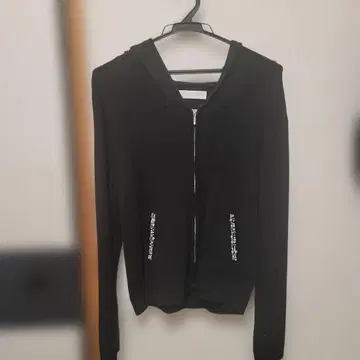 CECIL McBEE 후드 부착 블랙 스웨터