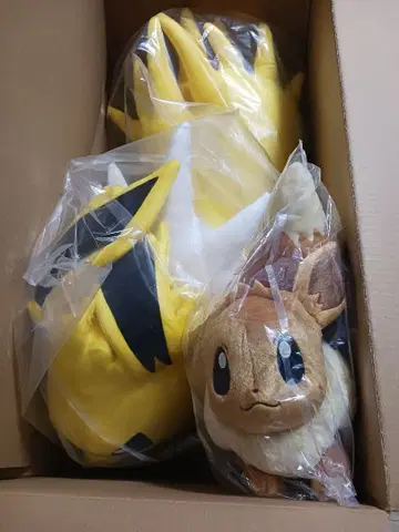 미개봉 새상품 이브이 포함 등신대 썬더스 늘어나는 봉제 인형