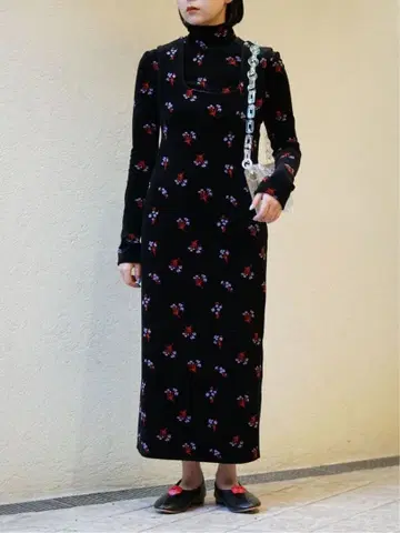 Mame Kurogouchi 플로럴 벨루어 드레스