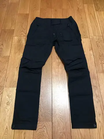 ripvanwinkle 립밴윙클 조퍼 파라슈트 팬츠