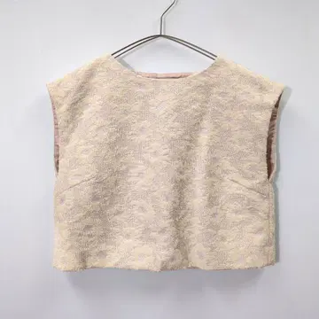 Jewel Changes 주얼 체인지즈 자수 라메 슬리브리스 상의