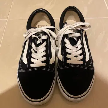 Vans 블랙/화이트 스니커즈