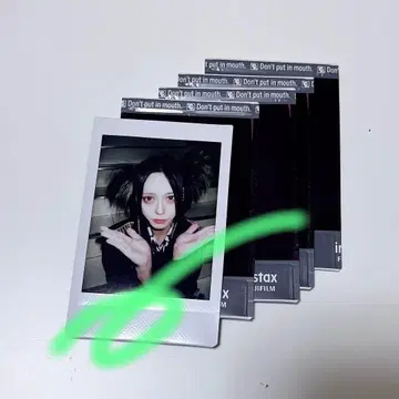 0.1g의 오산 마사키 다이스케 폴라로이드