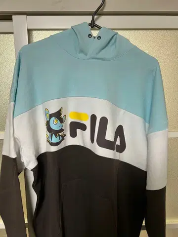 FILA 포켓몬 후드티 L 사이즈 스카이블루/블랙