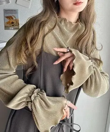 Classical Elf 캔디 슬리브 플리츠 멜로 상의 3 M