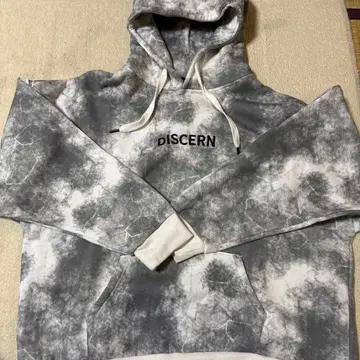 DISCERN 후드 부착 후드티 그레이/화이트