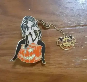 하드 록 카페 Rock Cafe 고스트 밴딩 핀 배치 pin2