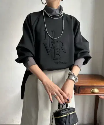 [ 새상품 ] 택 포함 DouDou 데두 로고 블랙 맨투맨