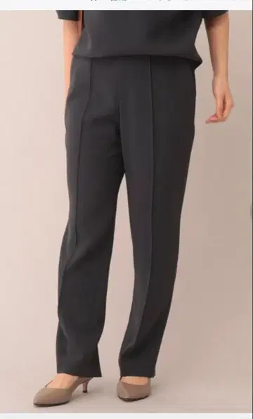 언타이틀 UNTITLED 후 슬릿 테이퍼드 팬츠 1 S 사이즈