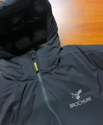 BROCHURE x Alwayth 다운 자켓