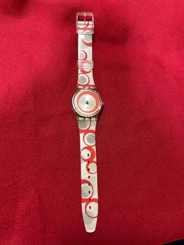 swatch 빨간색과 화이트 디자인