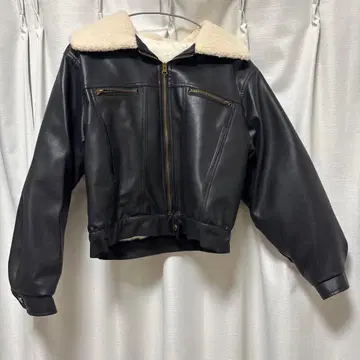 블랙 가죽 숏 기장 자켓