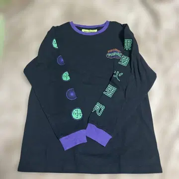 계속 한밤중이면 좋을 텐데 카라카라부 롱T 블랙