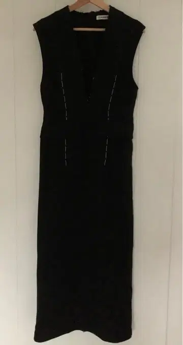 PRANK PROJECT 핸드스티치 딥 V 드레스