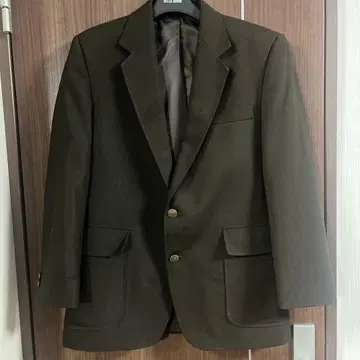 브라운 테일러드 자켓 골드 컬러 버튼