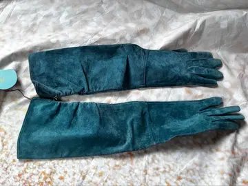 택 포함 새상품 리얼 스킨 스웨이드 롱 그로브 피콕 그린입니다