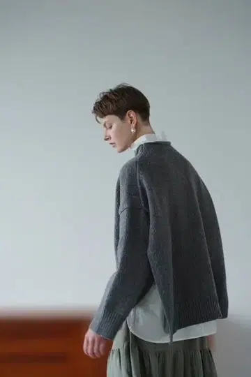 CLANE SIDESLIT WIDE CAPE KNIT TOPS