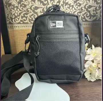 [ 새상품급 ] NEW ERA 뉴에라 숄더백 바디백 블랙
