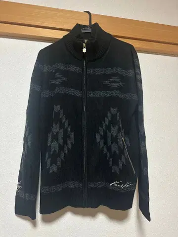 [ 새상품 ] 칼카니 집업 니트 블랙