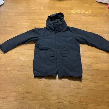 블랙 후드 부착 다운 자켓