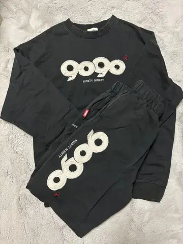 9090 OG Logo Patched Crewneck Sweat