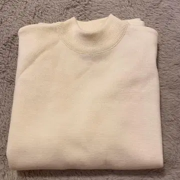 UNITED TOKYO 아이보리 하이넥 니트 사이즈 1