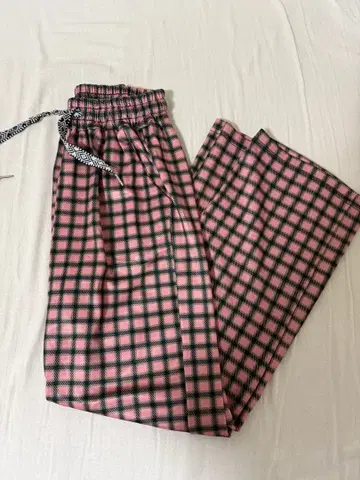 핑크와 블랙 체크 무늬 와이드 팬츠