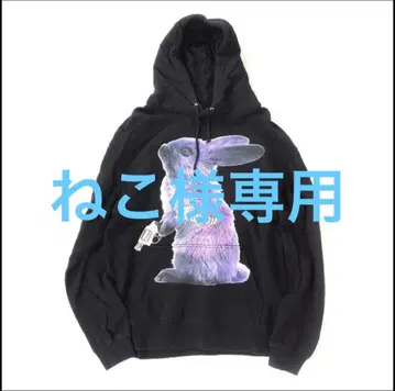 토끼 그래픽 후드티 블랙