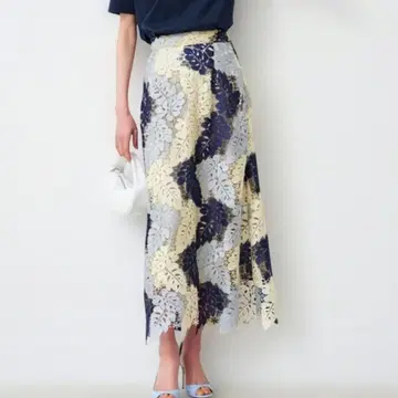 ranan 배색 레이스 플레어 스커트 네이비 3L