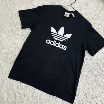 adidas 로고 프린트 t셔츠 정면 로고 스포티 블랙 ( L )