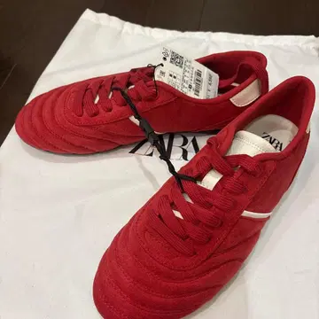 ZARA 레드 스니커즈