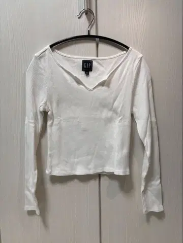 GAP 리브 편 긴팔 V넥 상의 2개 세트