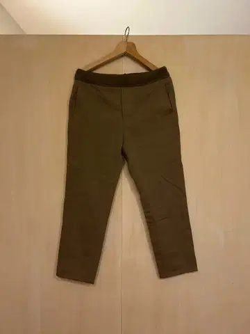 TOMORROWLAND 브라운 치노 팬츠 신축성 허리