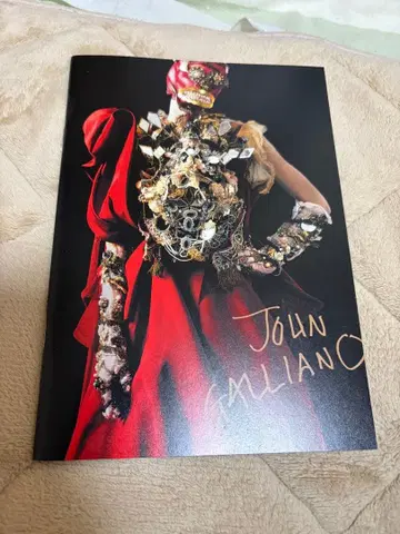 존 갈리아노 세계에서 가장 어리석은 천재 디자이너 팜플렛 영화