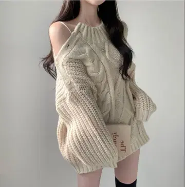 [새상품급] NUGU 오프숄더 트위스트 버튼 니트 원피스