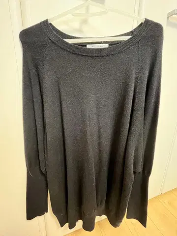 블랙 긴팔 드로스트 니트