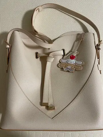 시나모롤 vis 별주 하트 컷 백