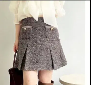 릴리 브라운 트위드 턱 미니 스커트