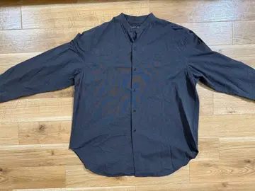 NIKO AND - 다크 그레이 버튼 셔츠