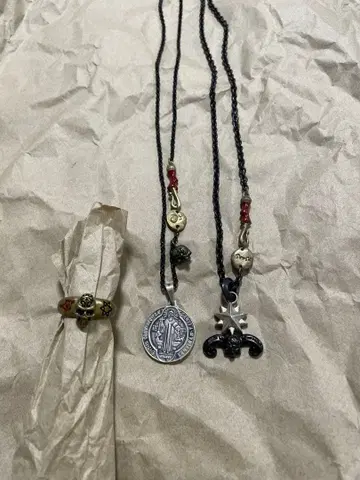 Gaudi 블랙 스타 브라스 펜던트 목걸이 반지 세트