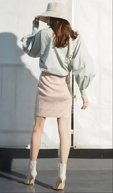 ES spring monogram 니트 스커트 (BEIGE)