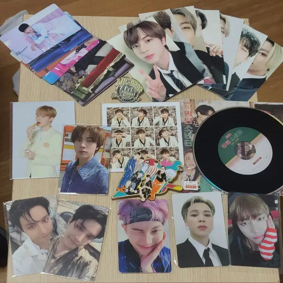 ๋ฐฉํ์๋
๋จ BTS ๊ณต์ ๊ตฟ์ฆ, ํฌ์นด ์ผ๊ด์๋