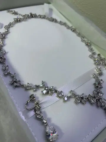 [ TV 드라마 사용 ] 큐빅 지르코니아 카틀레야 / 목걸이 귀찌